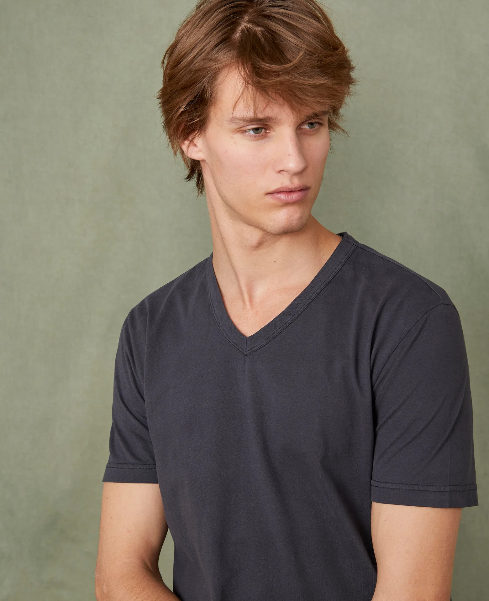 V neck t-shirt - Image 4